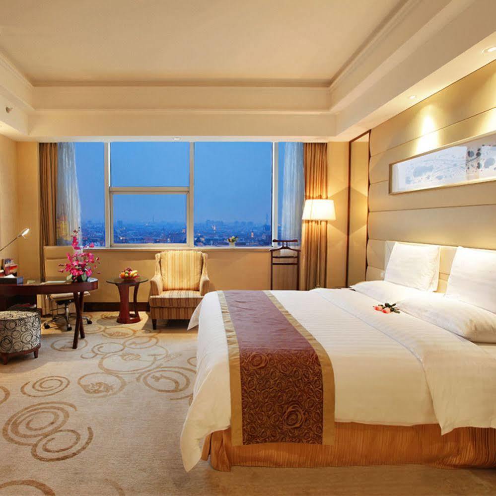 Golden Shining New Century Grand Hotel Beihai Zewnętrze zdjęcie
